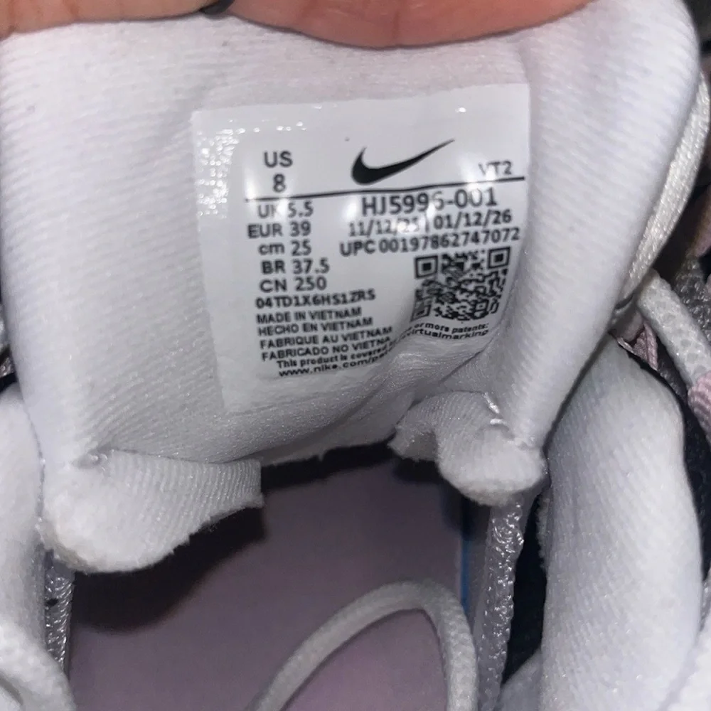 Nike women’s air